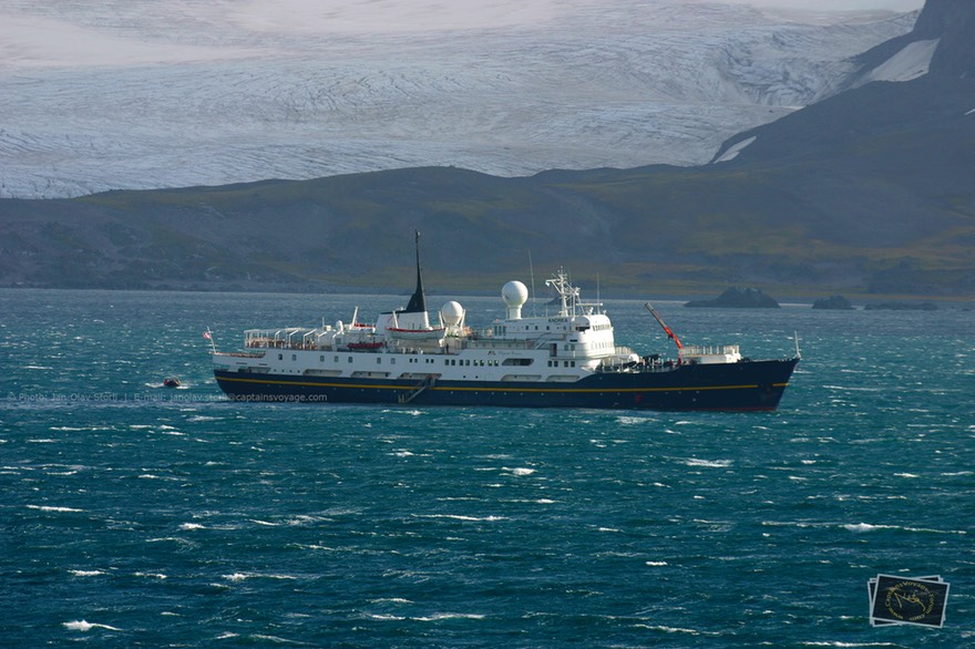 2005 01 30 Admirality Bay King George Island Antarctica 18-SMALL